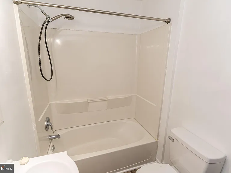 6 N Pennsylvania Ave #B — Photo 10