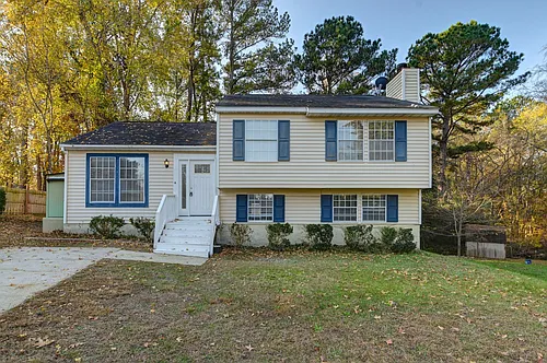 100 Woodspur Rd Photo 1