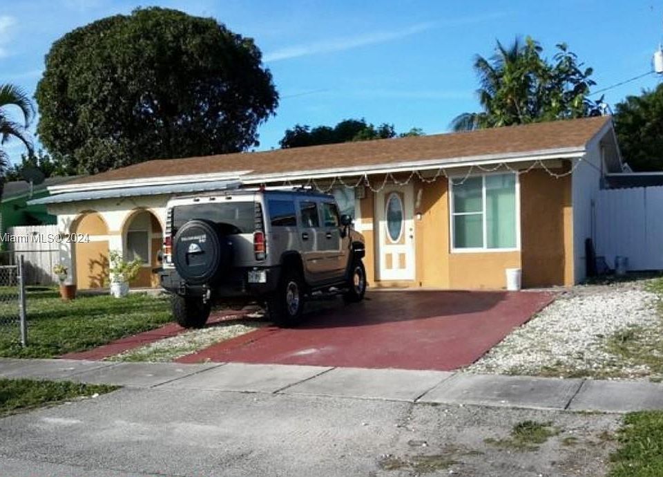 1st image of 1301 NW 31st Way