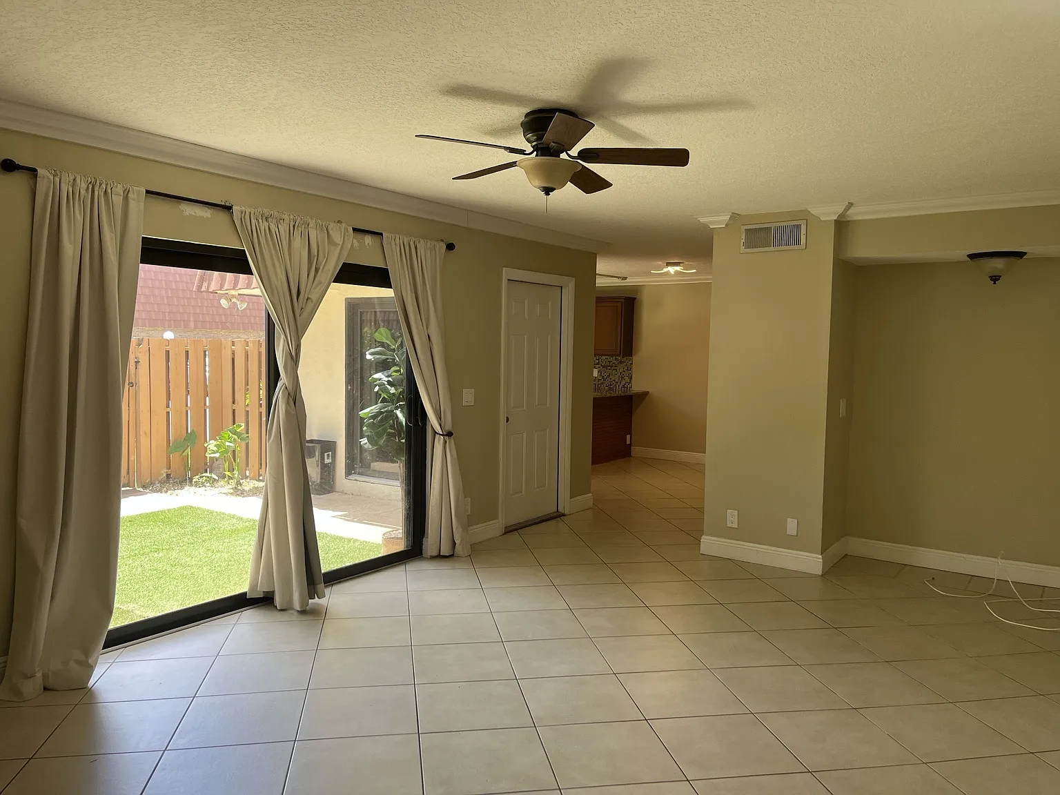 2 bed, 1200 sqft, $2,650 — Photo 1