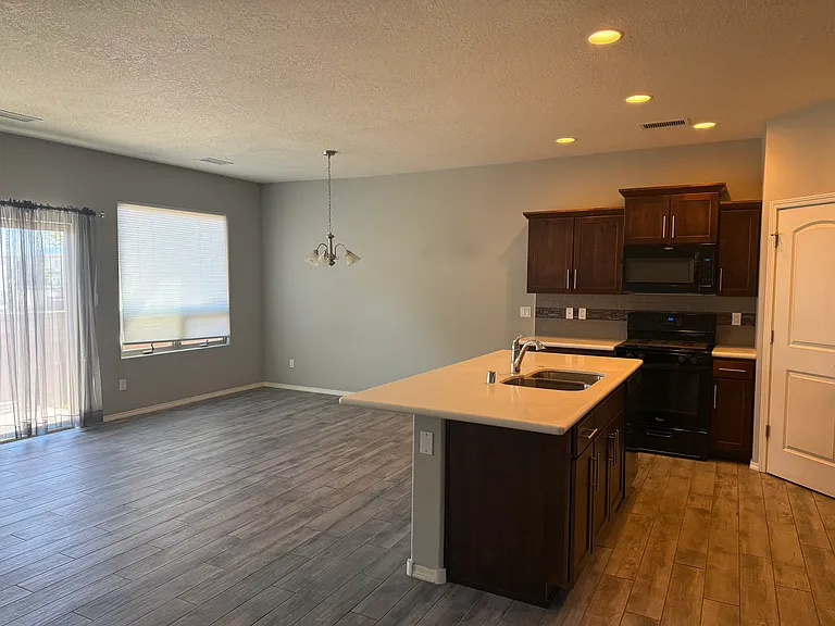 1605 Band Saw Dr NW — Photo 6