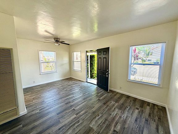 2nd image of 2105 W Carson St