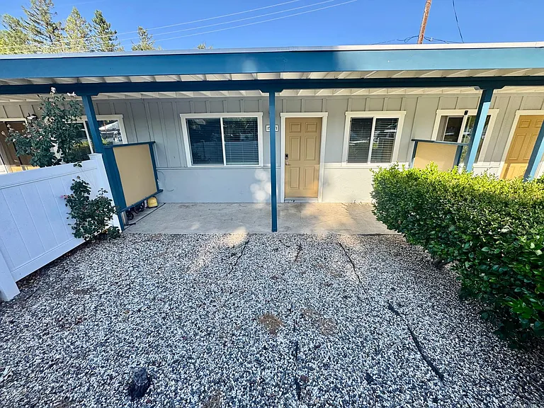 15471 Marty Dr — Photo 8