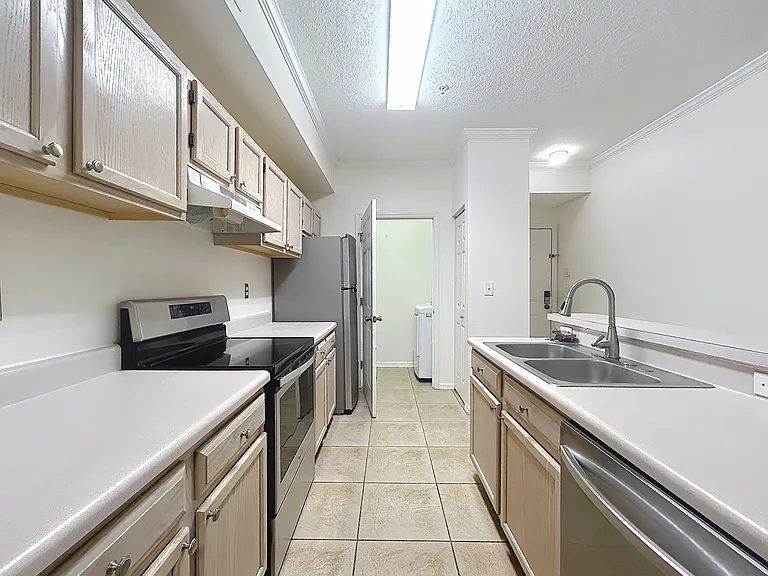 5608 Pinnacle Heights Cir #202 — Photo 5