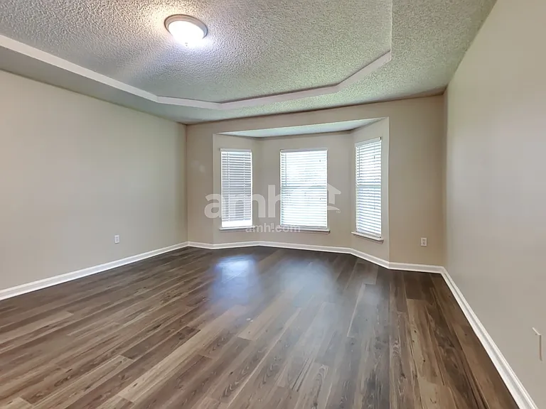 1215 Summer Springs Dr — Photo 8