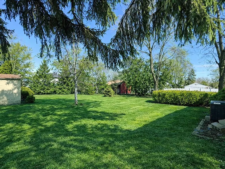 2235 Chesley Dr — Photo 34