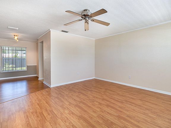 3rd image of 608 Buckingham Ave