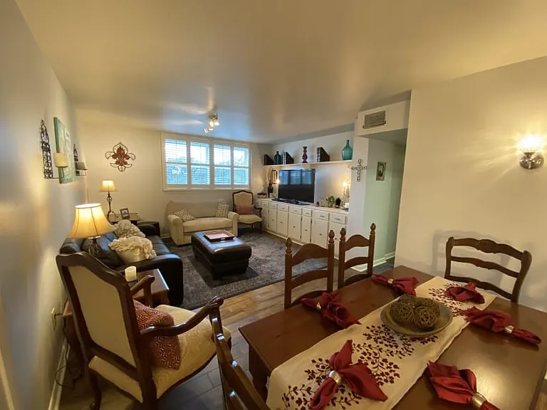 2511 Saint Charles Ave #502 — Photo 2
