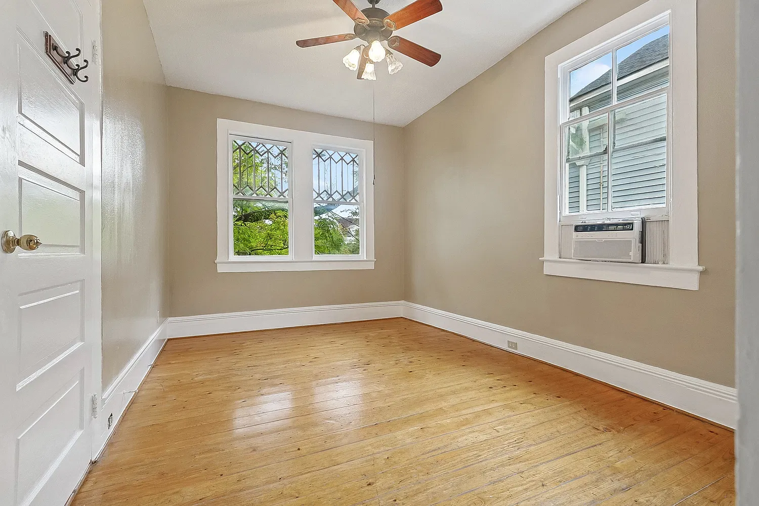 1 bed, 650 sqft, $1,050 — Photo 2