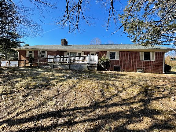 2nd image of 2047 Botetourt Rd