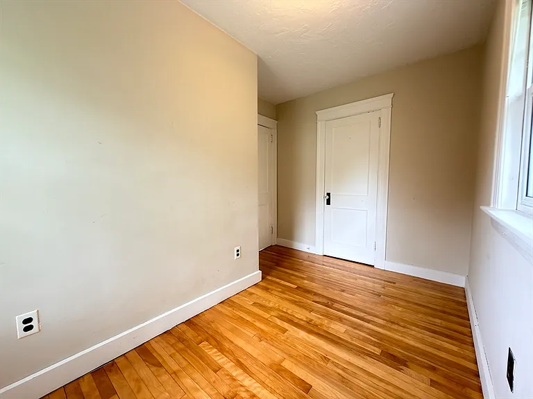 11 Clay St — Photo 33