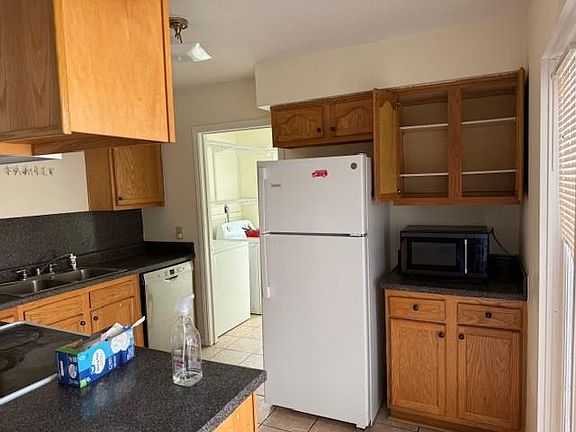 4th image of 852 Asheville Dr #852