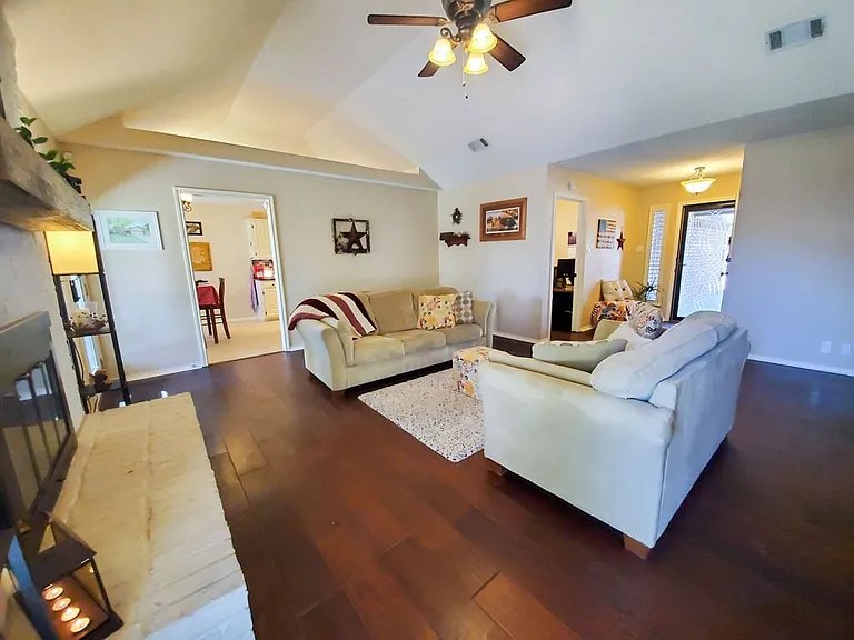 3306 Oakmont Dr — Photo 4