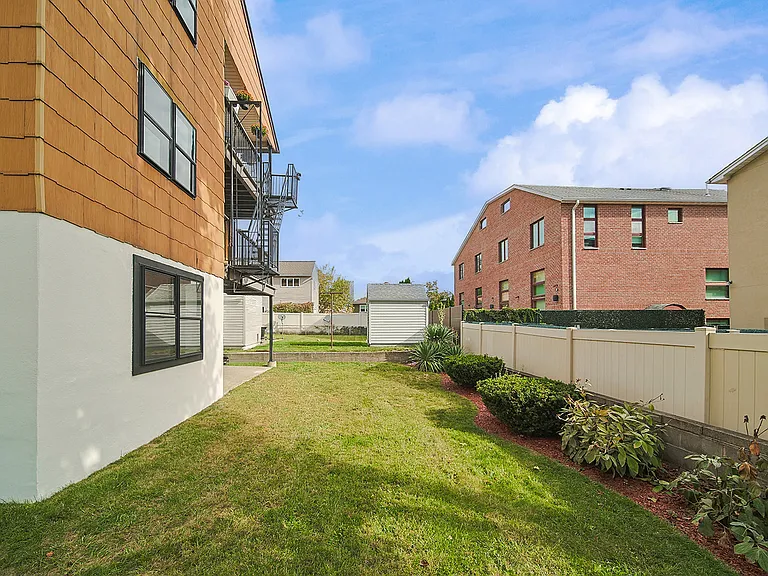 93 Myrtle Ave #2 — Photo 32