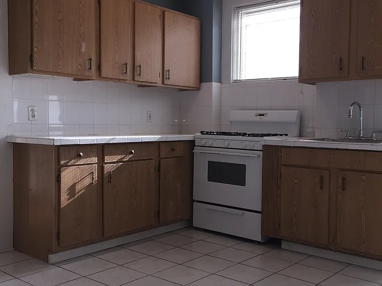 24 Everett St #2 — Photo 12