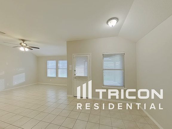 4th image of 1308 Basswood Ln