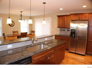 2 Rebecca Dr, Middletown, NY 10940
