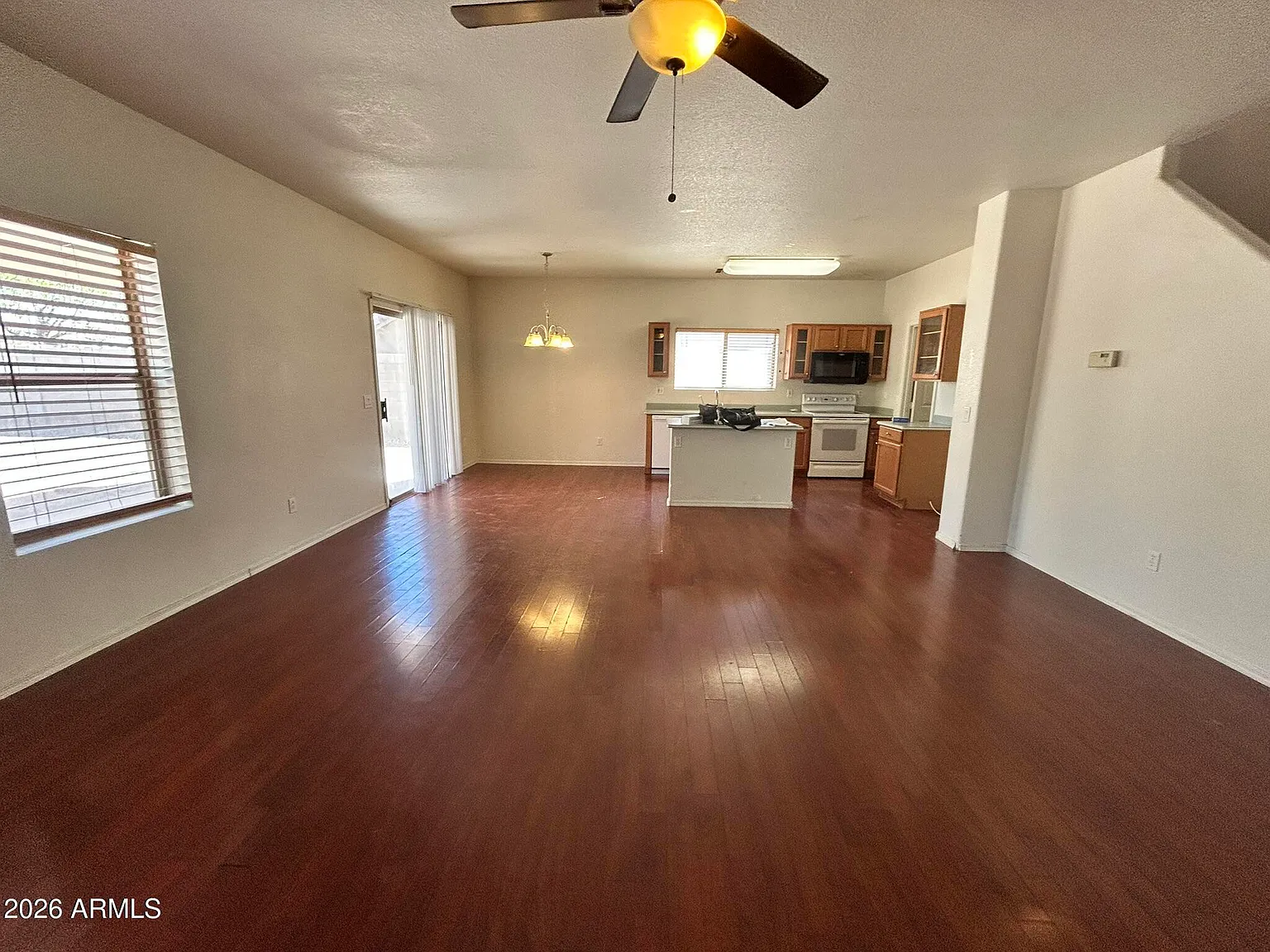 4 bed, 2.5 bath, 2650 sqft, $2,850 — Photo 3