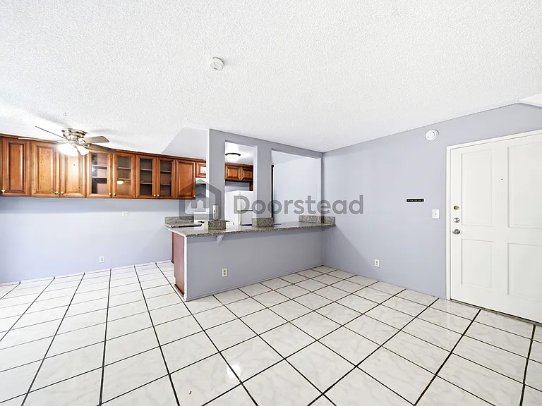 1826 S Bundy Dr #4 — Photo 6