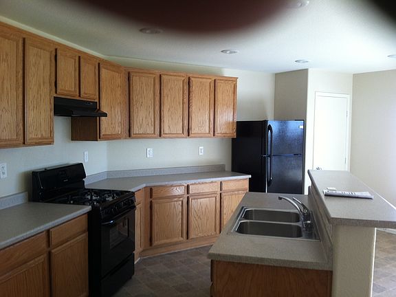 2nd image of 716 Magrath St