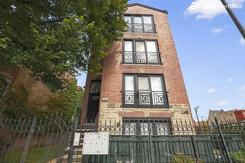 Furnished Condo Near Downtown Chicago — Photo 2