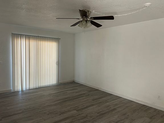 3rd image of 2832 E Marconi Ave