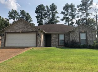 105 Little Brook Ln, Jackson, TN 38305