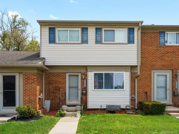 25630 Salem St, Roseville, MI 48066