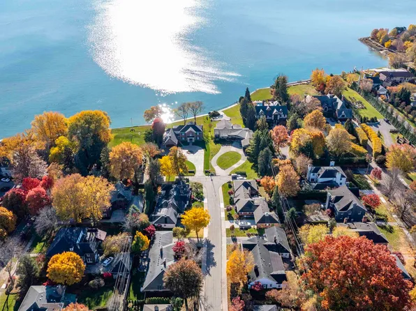 801 Park Ln, Grosse Pointe Park, MI 48230