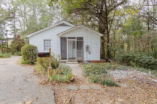 7718 Highway 231 Photo 1