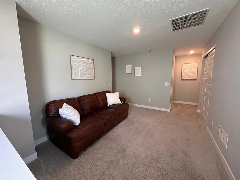 721 Scarsdale Ln — Photo 16