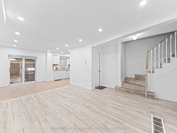 4th image of 435 Middlefield Rd #42