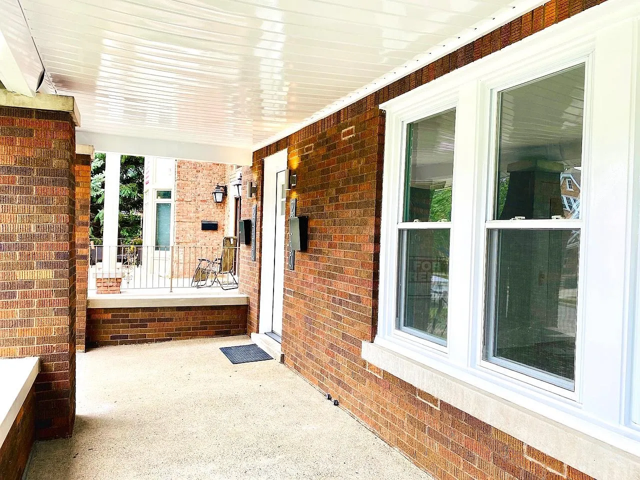 2 bed, 850 sqft, $1,575 — Photo 3