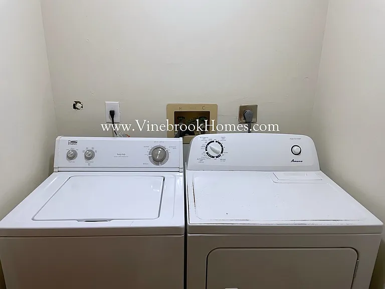 2467 Cross Village Dr — Photo 8