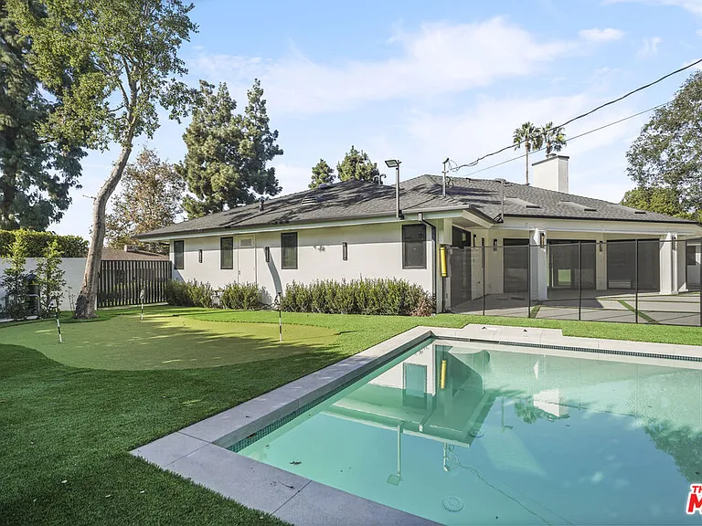 4097 Sapphire Dr — Photo 4