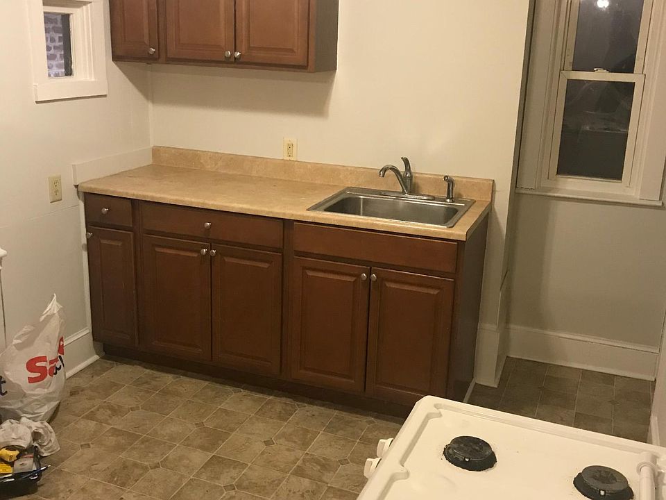 Updated kitchen and appliances