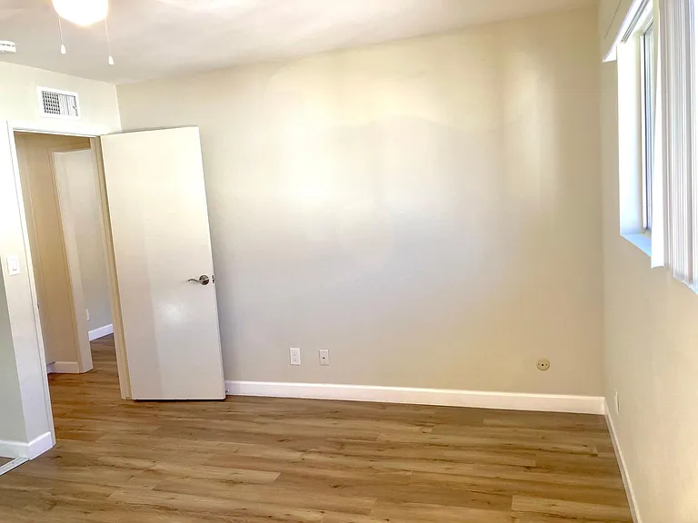 320 North Monterey Street — Photo 17