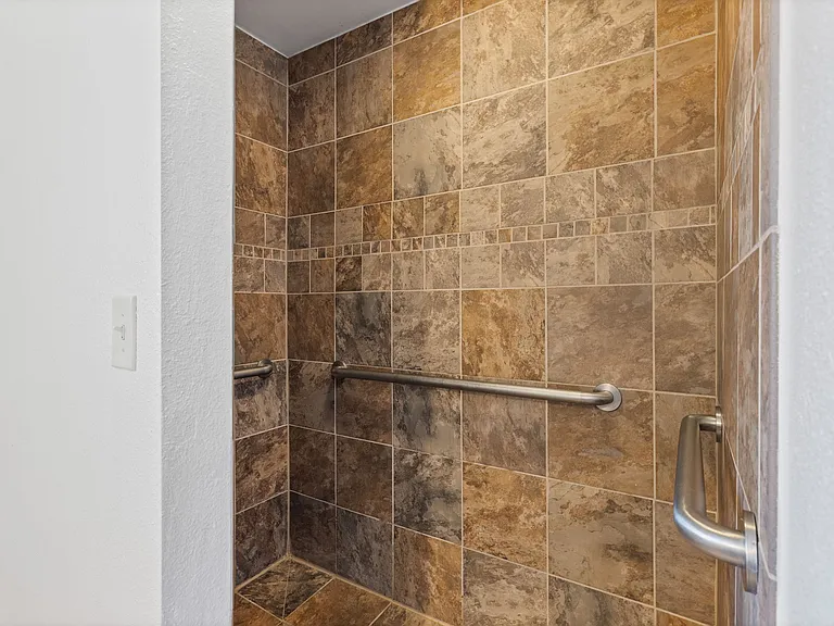 240 Main St — Photo 12