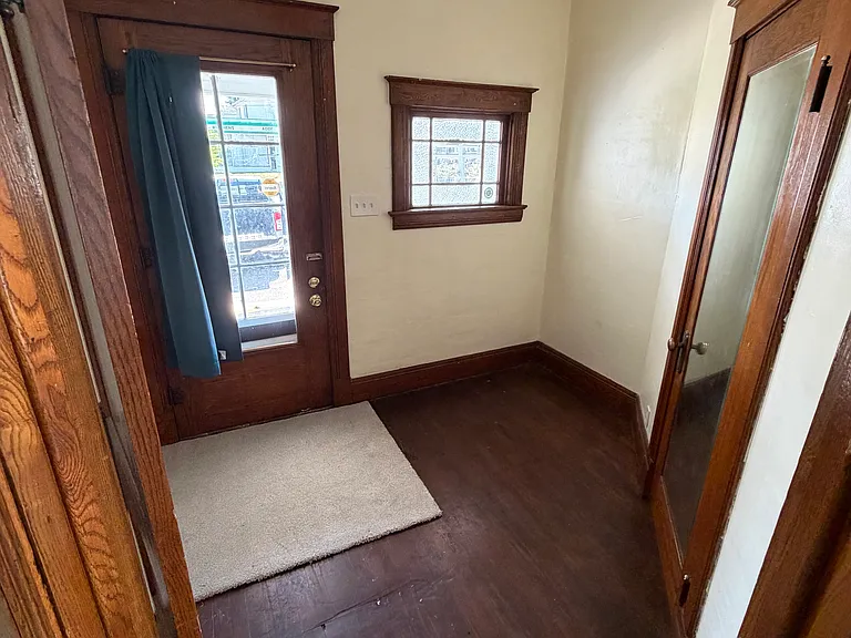 2500 S Saginaw St #1 — Photo 2