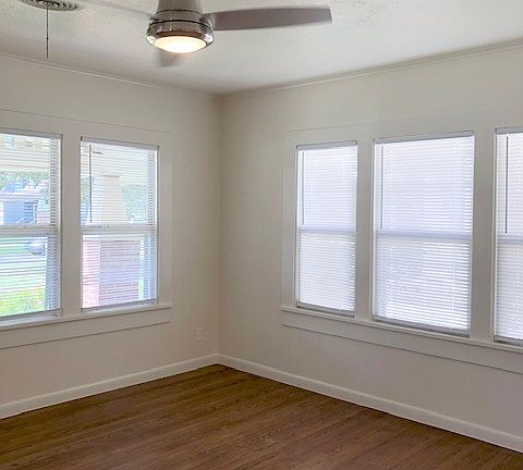 3rd image of 220 W Symmes St