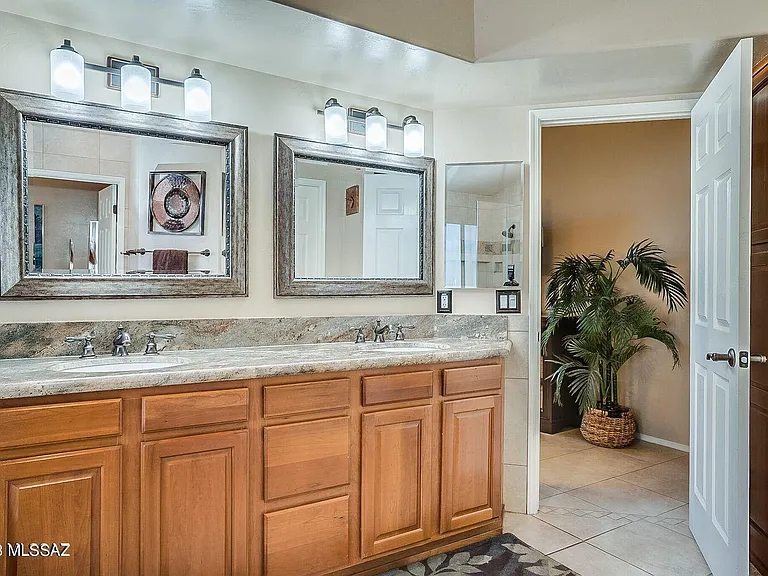 10769 N Eagle Eye Pl — Photo 23