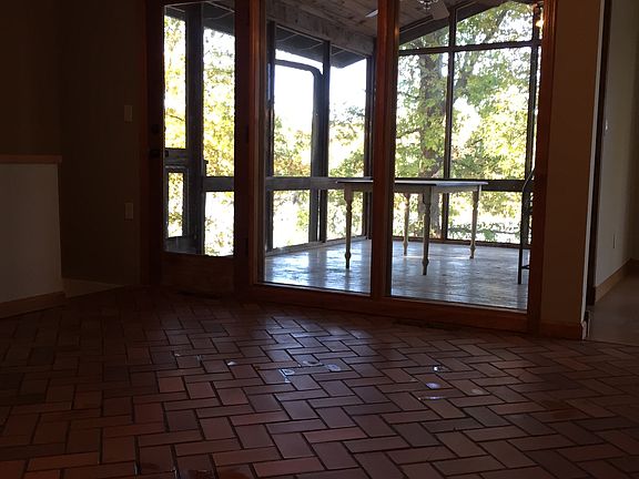 2nd image of 18038 Spicewood Pl