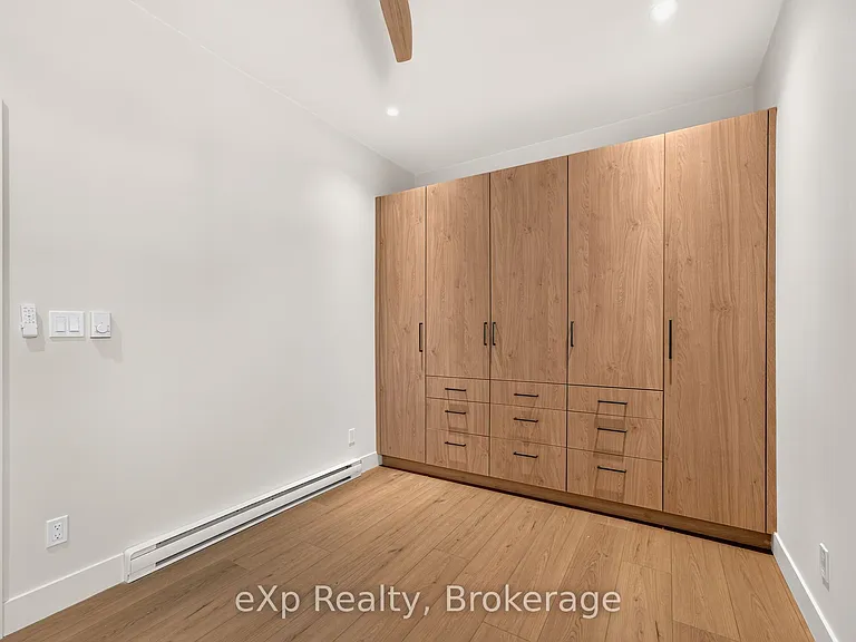 24 Wellington St #12 — Photo 19