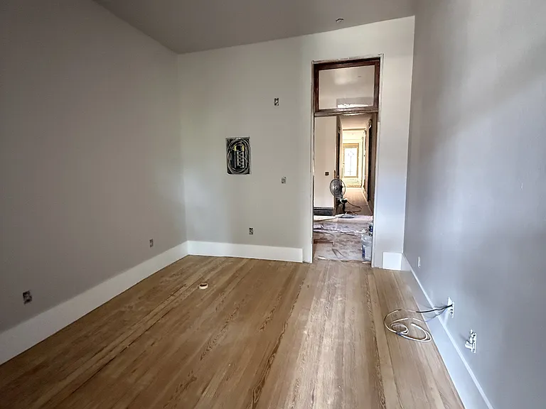 201 W Main St #5 — Photo 4