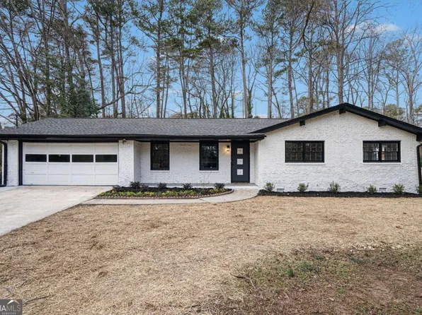 5303 Corinth Dr, Stone Mountain, GA 30087