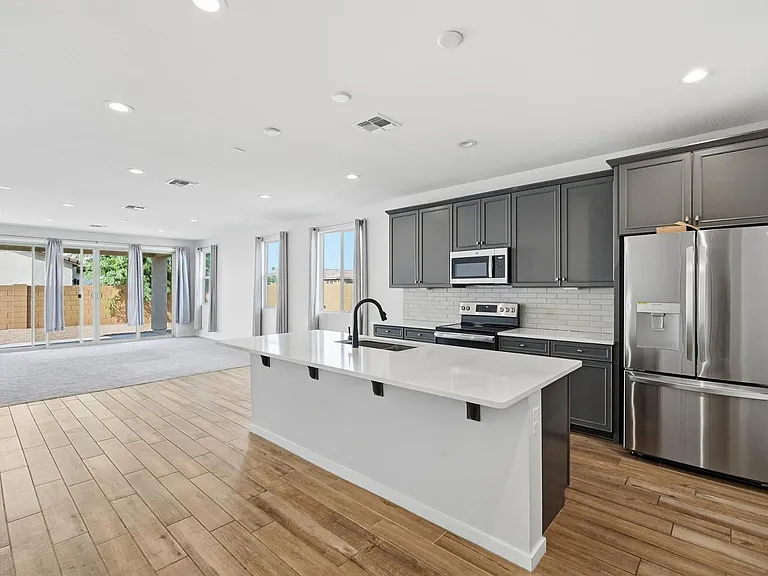 641 S Davidson Ln — Photo 6