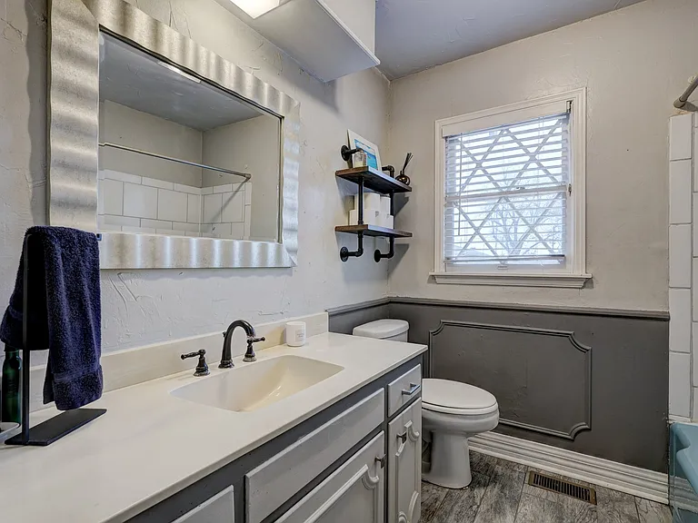 1909 Lanesboro Dr — Photo 17