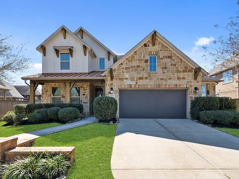 18611 Navarro Branch Dr — Photo 1