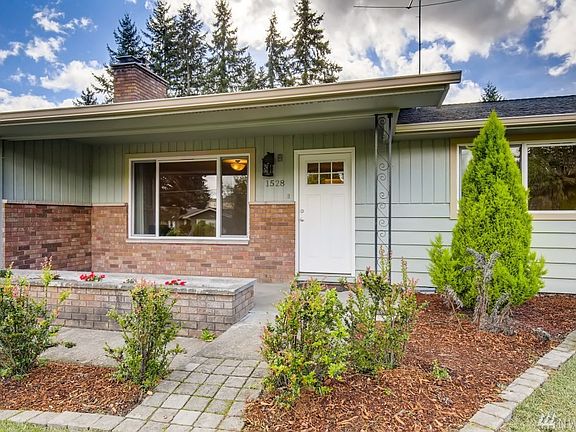 5th image of 1528 34th Avenue Ct SW