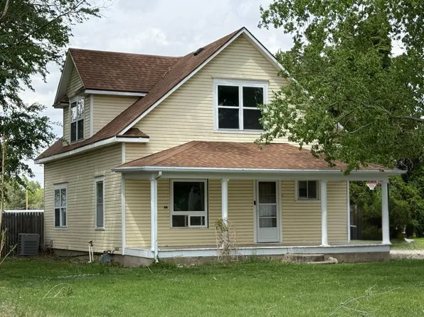 407 W 2nd St, Hershey, NE 69143